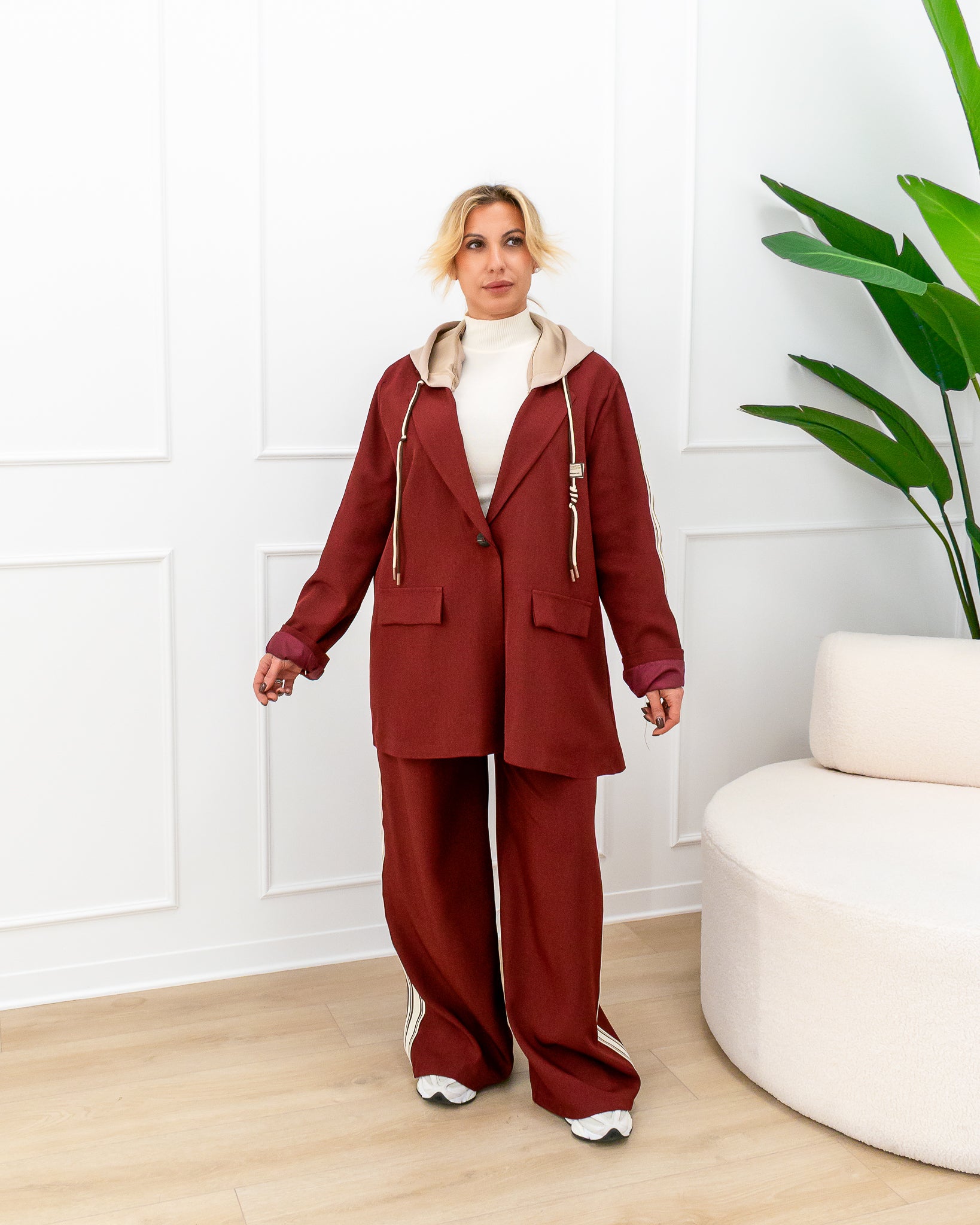 Completo “Melinda Bordeaux”