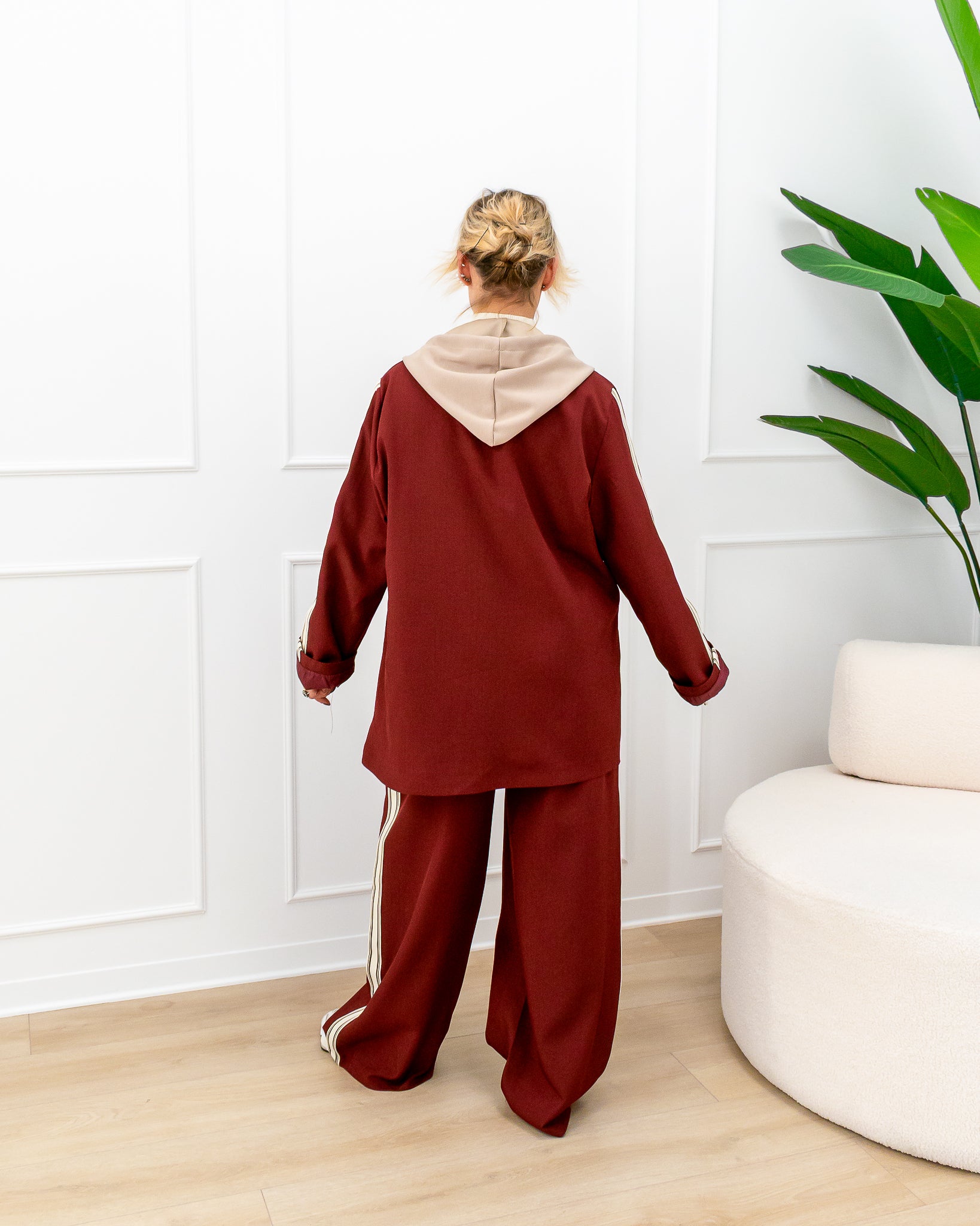 Completo “Melinda Bordeaux”